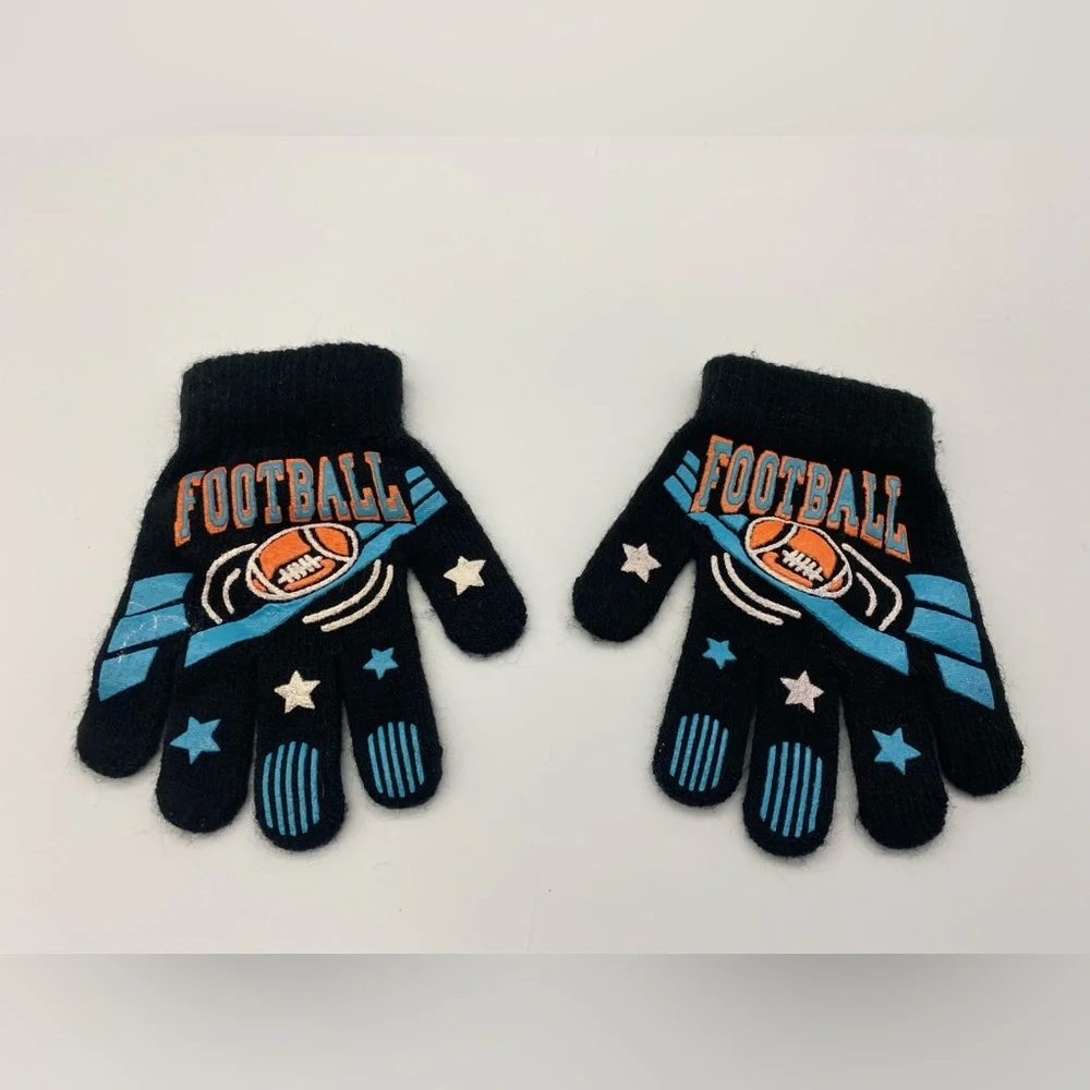 Small Boy’s Winter Football Graphic Black Gloves - Picture 4 of 6